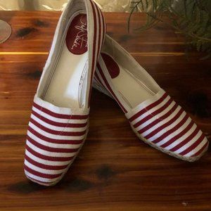 Life Stride Women's Wedge Size 5 RED & WHITE